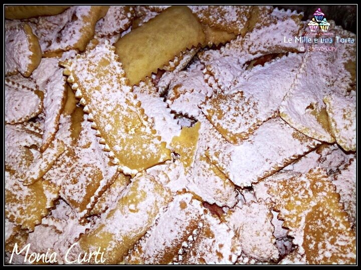 CHIACCHIERE FRIABILI ALLA PANNA, RICETTA VELOCISSIMA