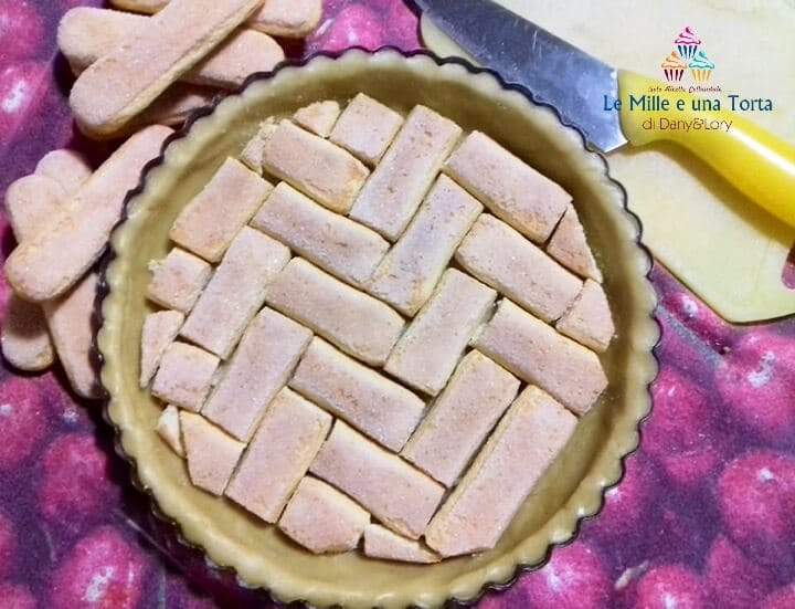 CROSTATA-BENEVENTANA-con-CREMA-FURBA-al-LIQUORE-Strega-e-savoiardi