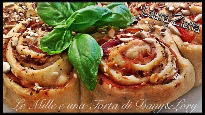 TORTA DI ROSE SALATA