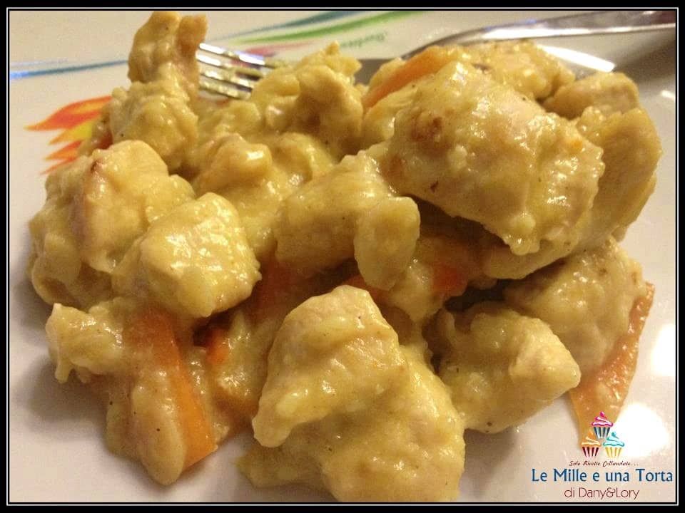 POLLO AL CURRY - ricetta sfiziosa con carote e mandorle