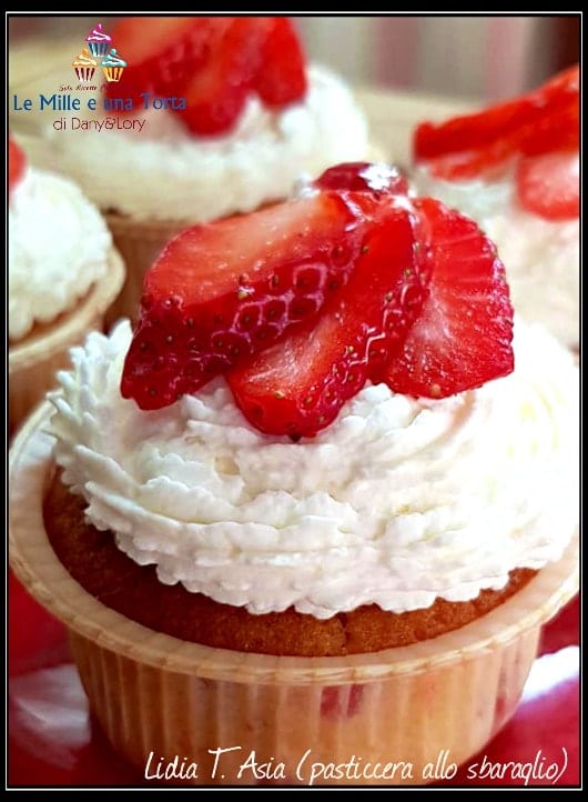 RICETTA CUPCAKES FRAGOLE E CHAMPAGNE - dolci veloci