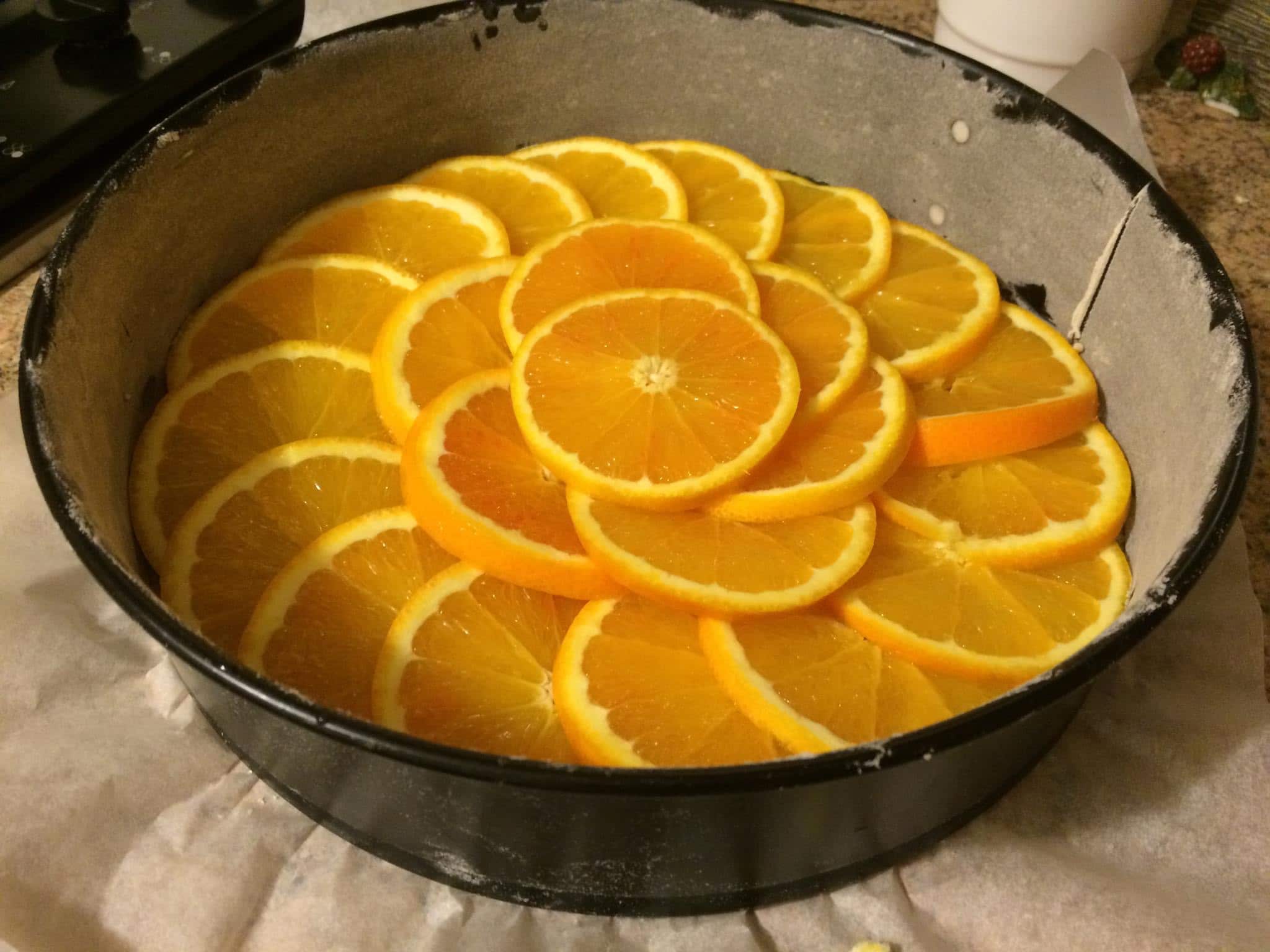 Torta all'arancia con cocco e gocce di cioccolato