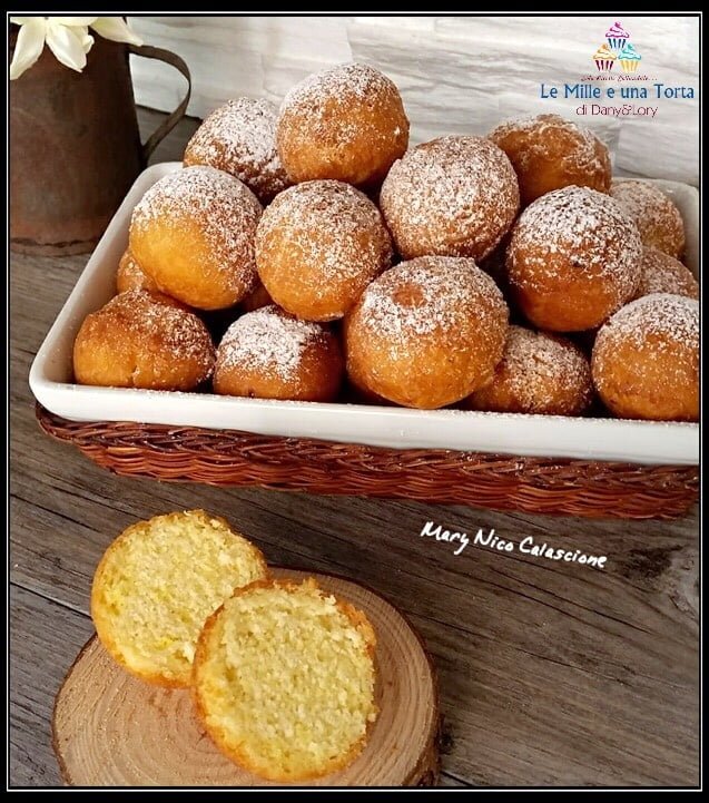 CASTAGNOLE ALLA RICOTTA