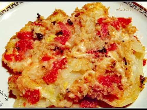 Finocchi gratinati con mozzarella e pomodorini, cotti in forno