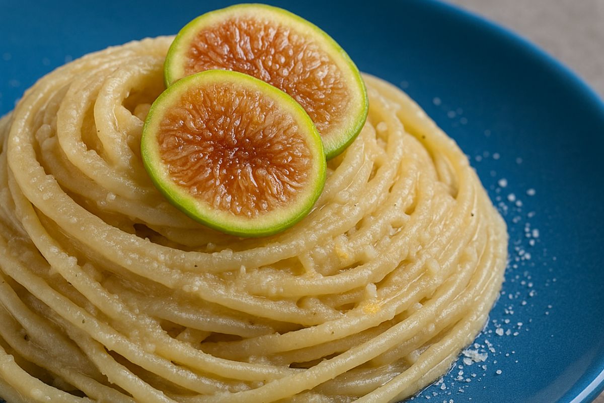 spaghetti-con-crema-di-pecorino-e-fichi ricetta