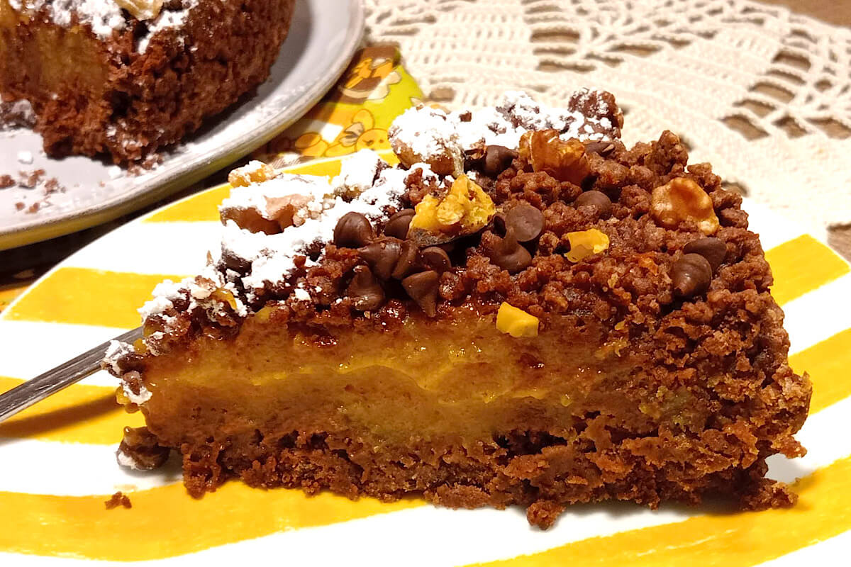 sbriciolata al cacao con cuore cremoso di zucca e cachi
