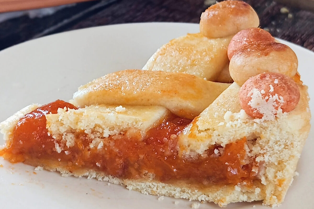 Crostata alle albicocche con amaretti