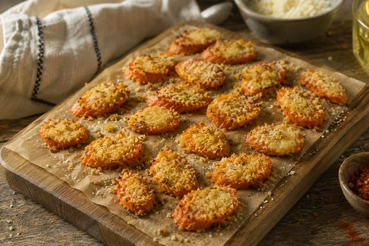 Carote gratinate al formaggio con paprika e peperoncino