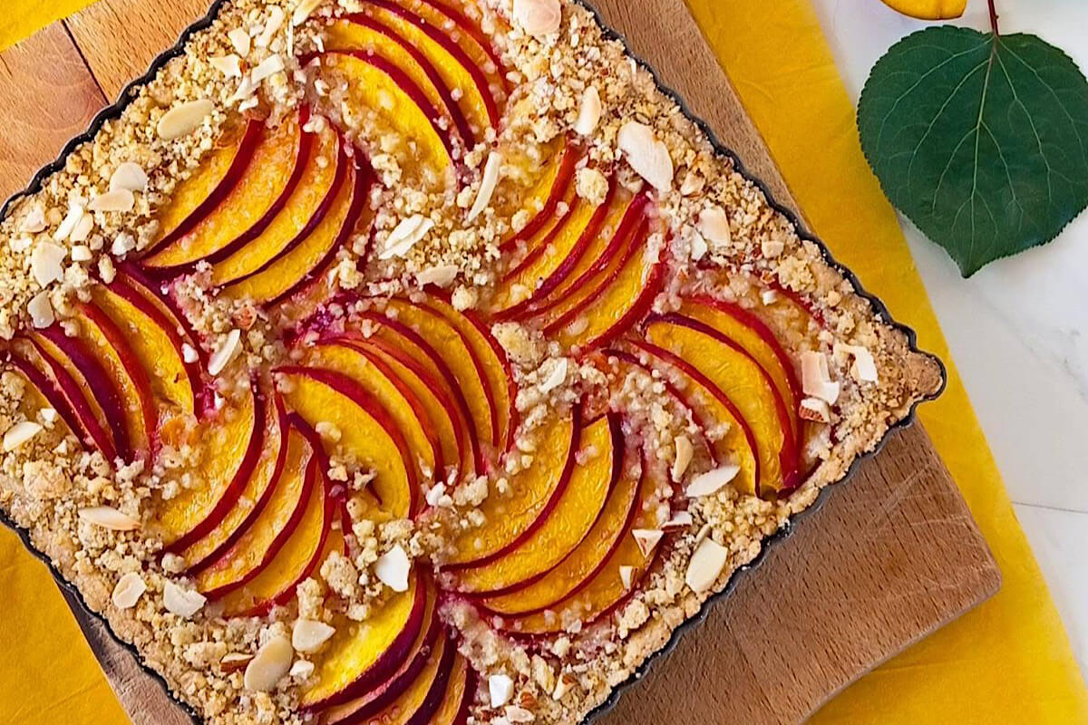 Crostata sbriciolata con ricotta e pesche noci 1 Crostata sbriciolata con ricotta e pesche noci