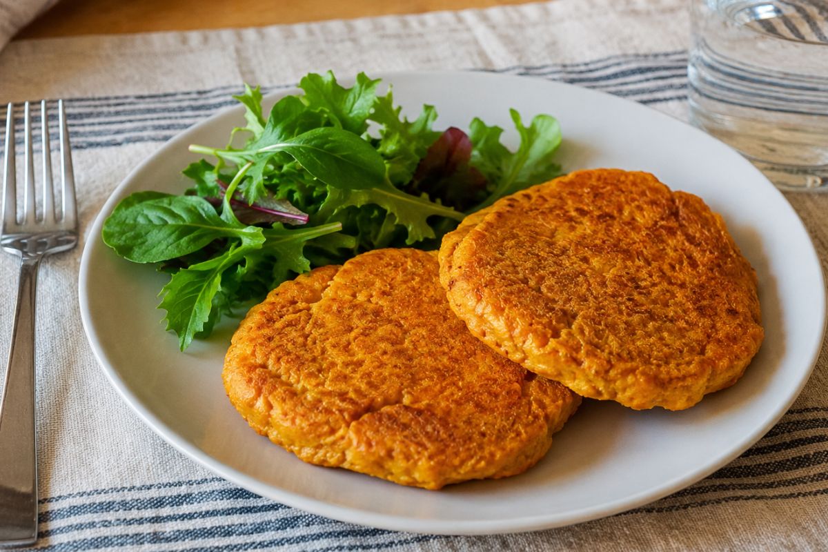 Cotolette di carote e ceci con mozzarella