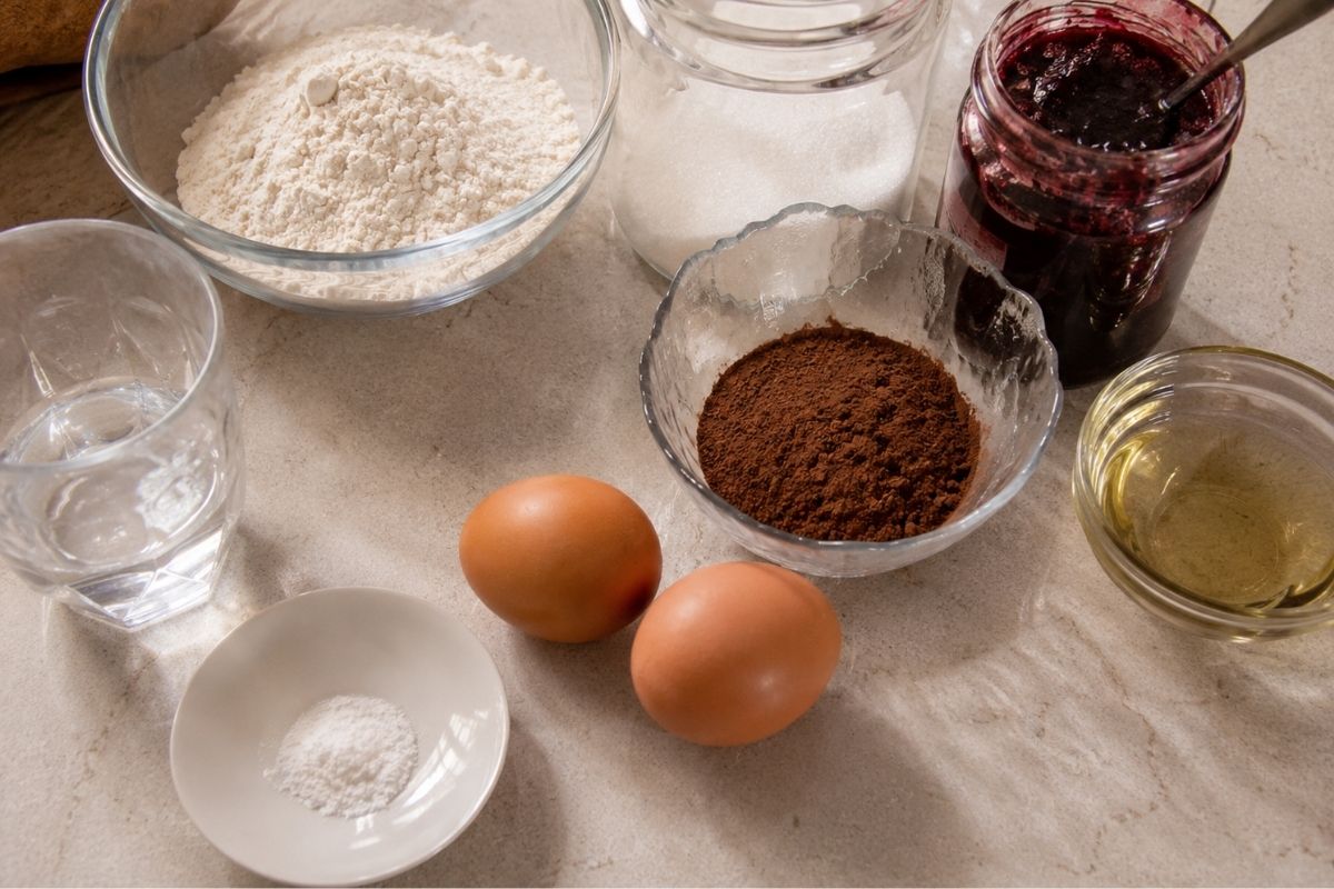 Crostata morbida al cacao con confettura ingredienti Crostata morbida al cacao con confettura, ingredienti