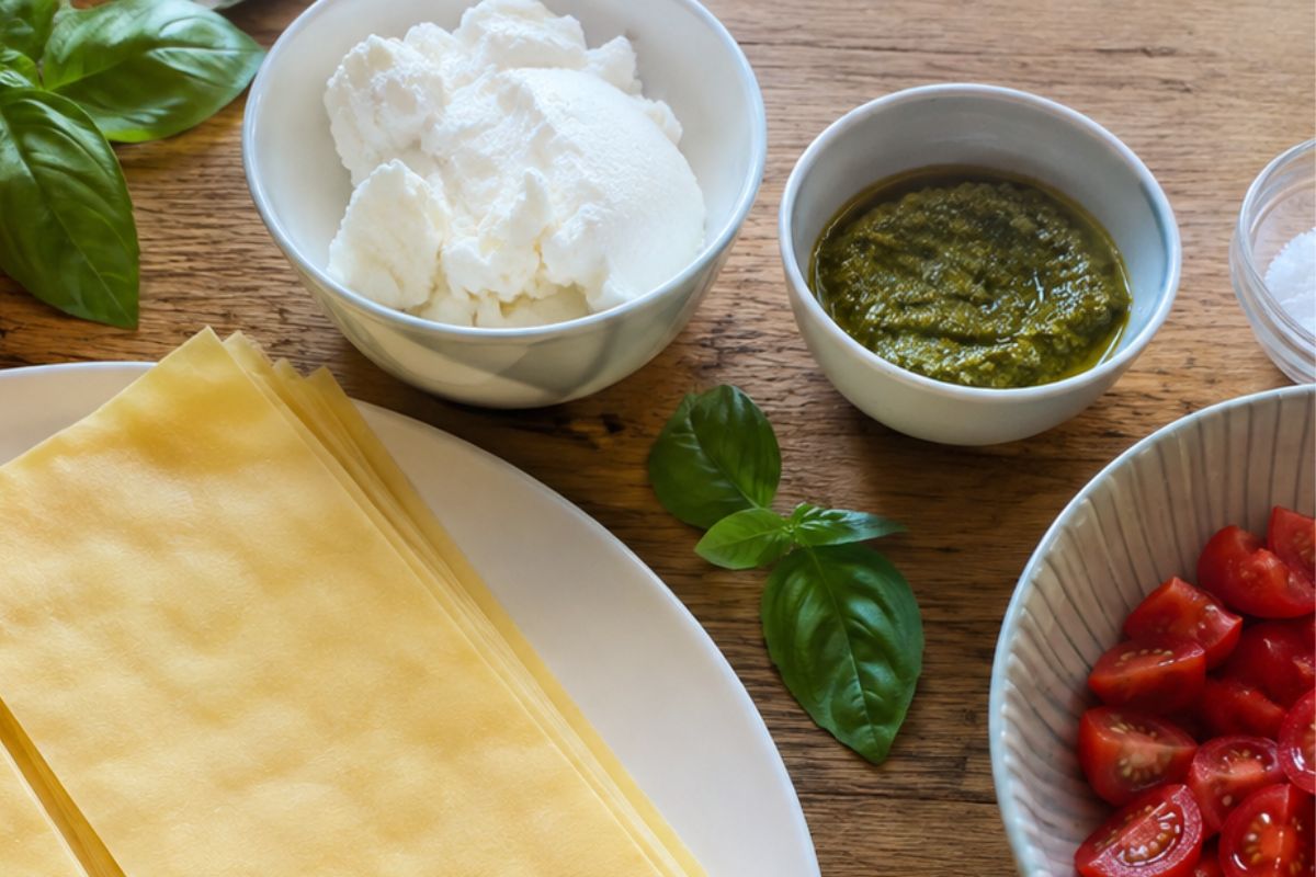 Lasagnette fredde con ricotta pomodorini e pesto ingredienti Lasagnette fredde con ricotta, pomodorini e pesto, ingredienti