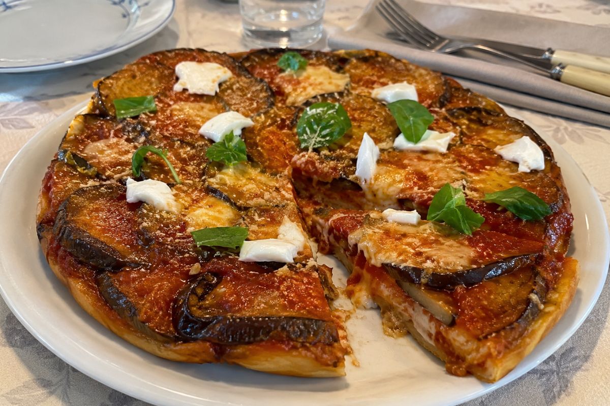 Tarte tatin di melanzane alla parmigiana