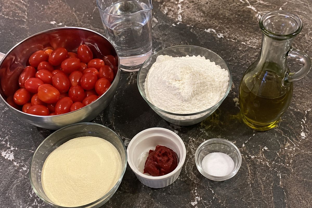 Schiacciata di pomodorini datterini ingredienti Schiacciata di pomodorini datterini, ingredienti