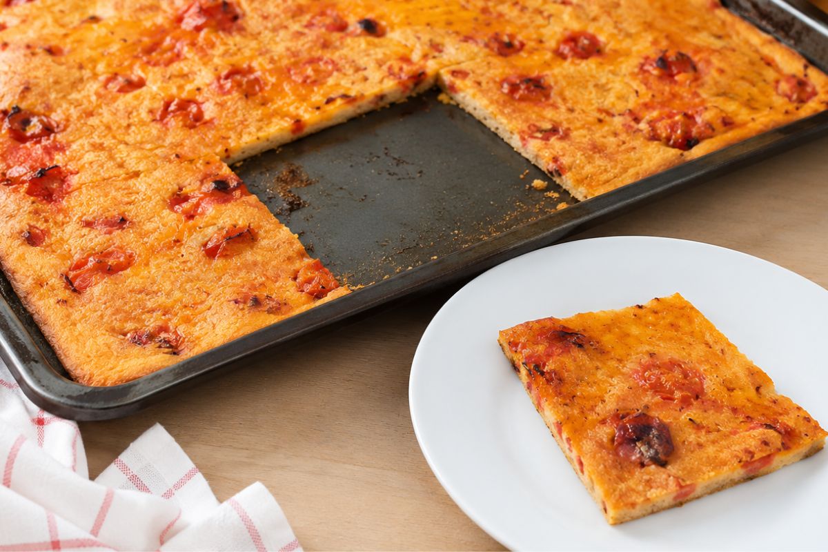 Schiacciata di pomodorini datterini